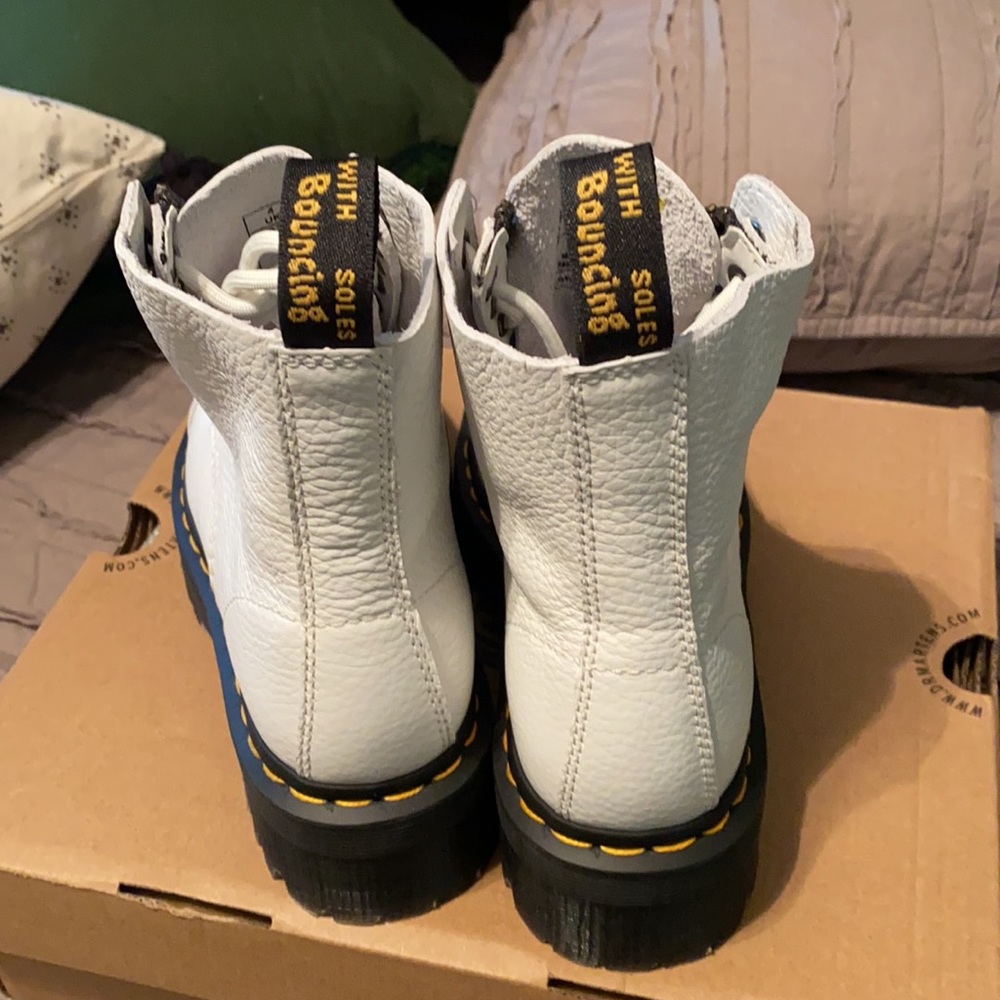 Dr. Martens Sinclair Boot - Picture 3 of 8